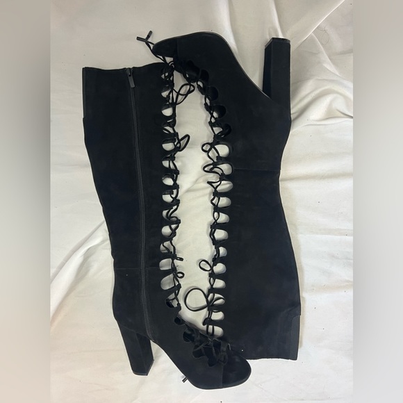 Emma Heel in Black Suede
KENDALL + KYLIE - Picture 3 of 6